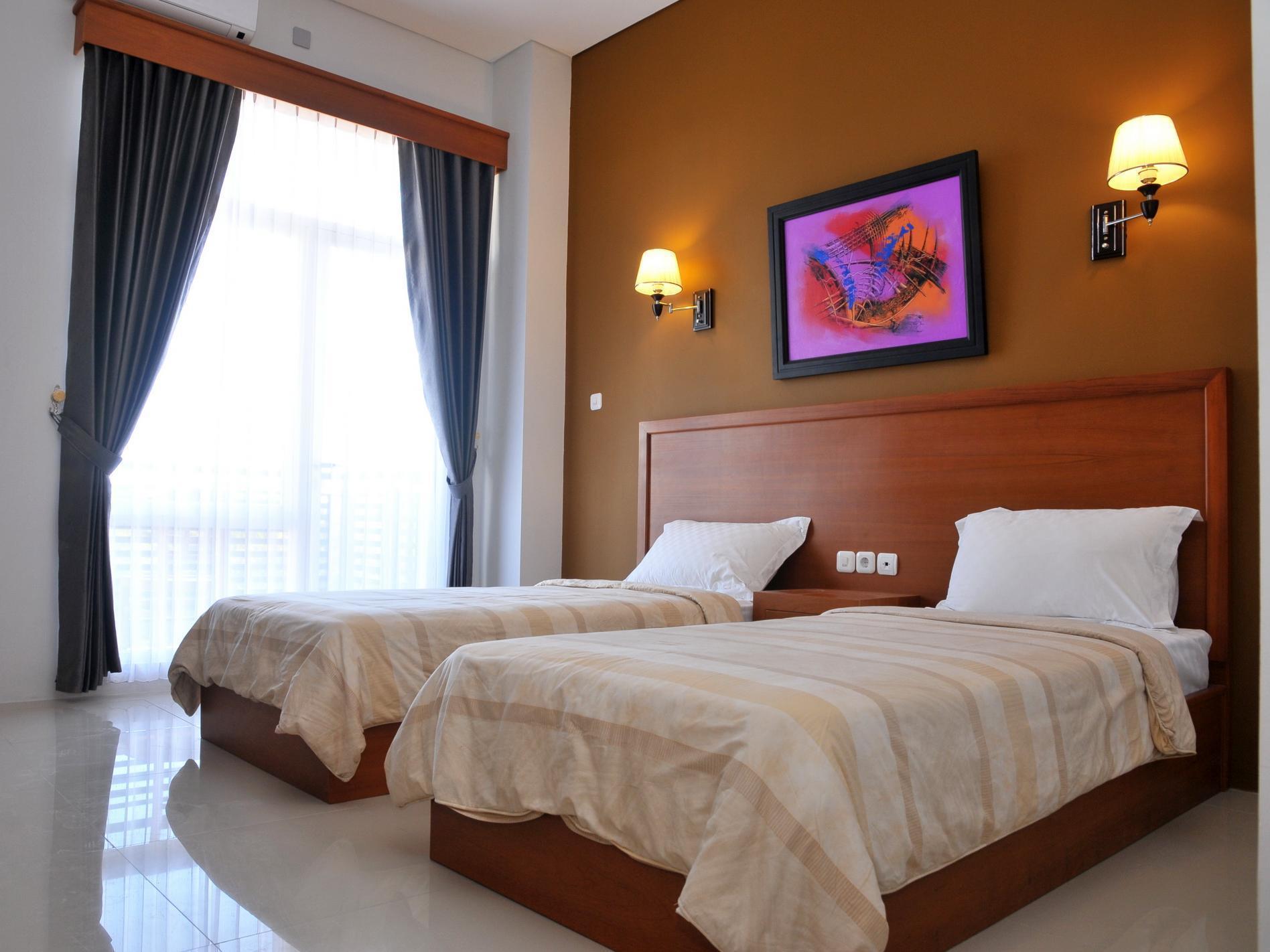 พริมา เอสอาร์ โฮเต็ล แอนด์ คอนเวนชัน Hotel สเลมาน ภายนอก รูปภาพ