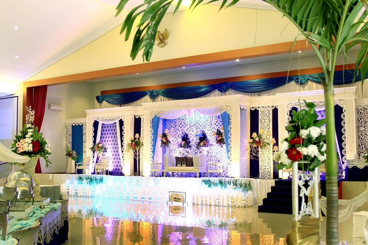 พริมา เอสอาร์ โฮเต็ล แอนด์ คอนเวนชัน Hotel สเลมาน ภายนอก รูปภาพ